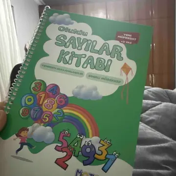 Sayıları öğrenmek hiç bu kadar kolay olmamıştı ve psikomotor parmak gelişimi için gerçekten çok destekleyici bir kitap