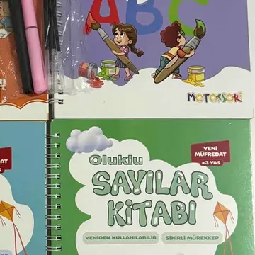 İlk okula gidecek kızım için aldım eğitici ve öğretici olumlu yapısı sayesinde çok kolay yazıyoruz sihirli kalemi işe tekrar tekrar silip yazıyoruz