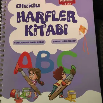 Harfleri öğretmek için çok başarılı hazırlanmış bir kitap  Sayfaları kaliteli Okul öncesi dönemde kesinlikle faydalı bir kaynak